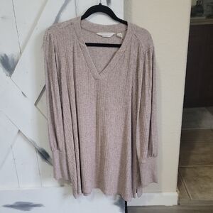 Isaac Mizrahi Women's V-Neck Sweater in Beige